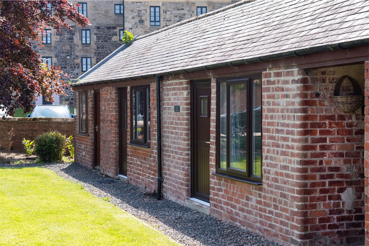 BayView Jetty Cottage Waren Mill gardens