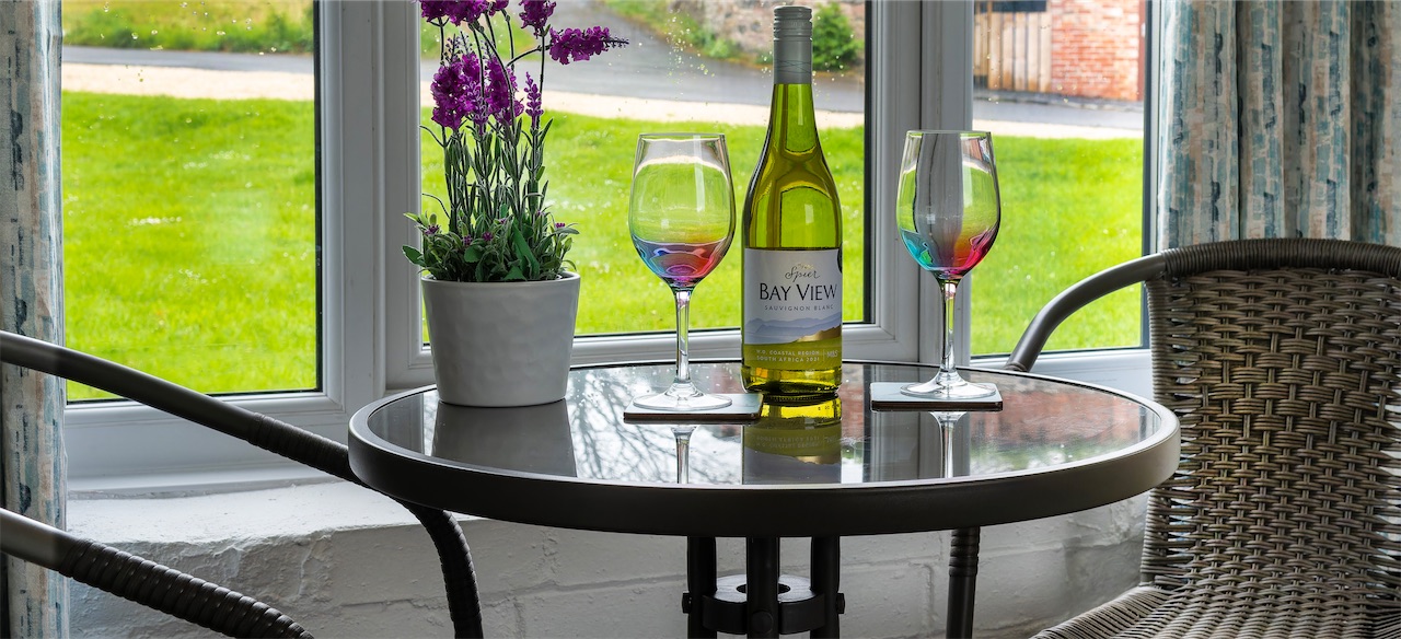 relax in style in BayView Jetty Cottage
